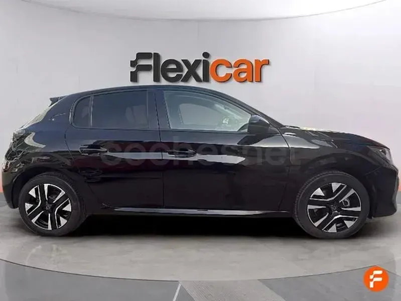 Usado Peugeot 208 Allure 100 CV (73 kW) 2025 Negro Utilitario