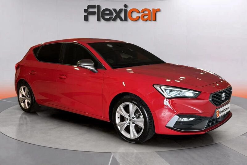 Rojo Usado 2023 Seat Leon FR Berlina | 19.690 € (Buen precio) - Imagen 1/4