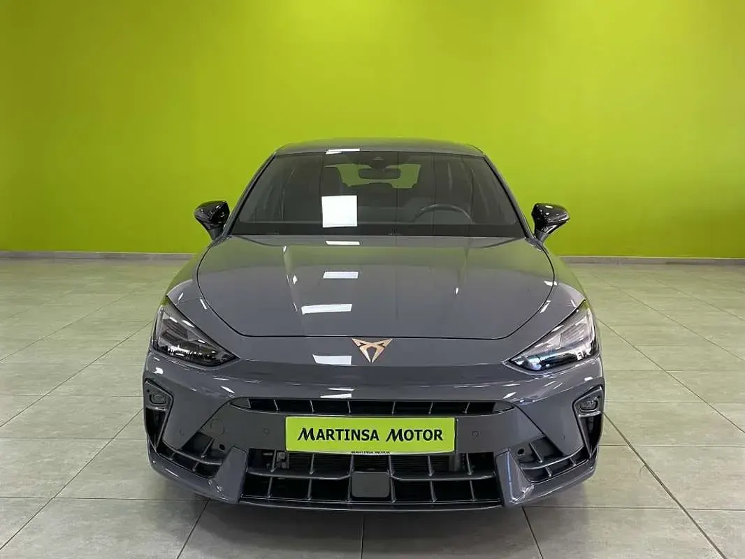 Usado Cupra Leon 150 CV (110 kW) 2025 Gris Utilitario