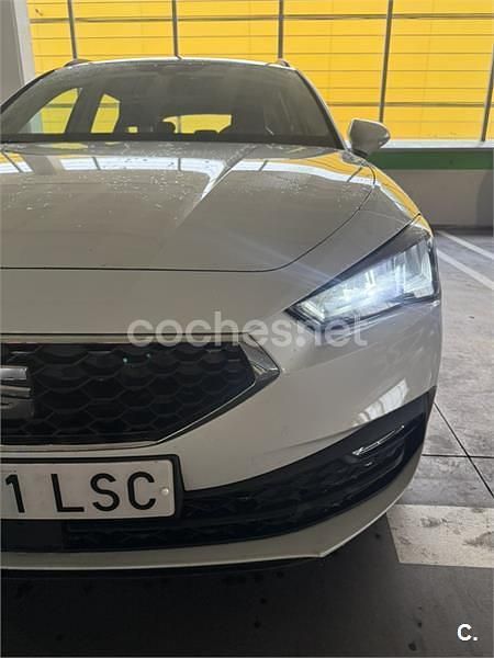 Usado Seat Leon Style 115 CV (84 kW) 2021 Blanco Familiar