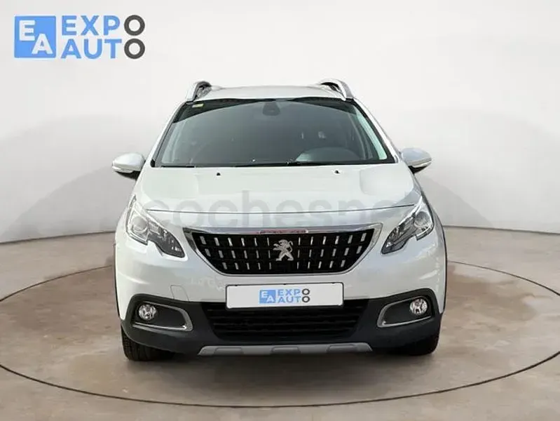 Usado Peugeot 2008 Allure 120 CV (88 kW) 2017 Blanco SUV