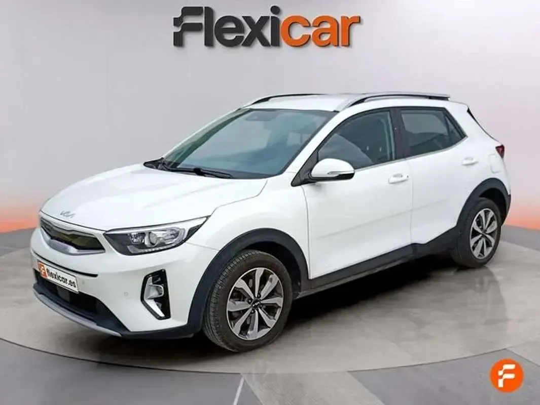 Usado Kia Stonic 101 CV (74 kW) 2021 Blanco SUV