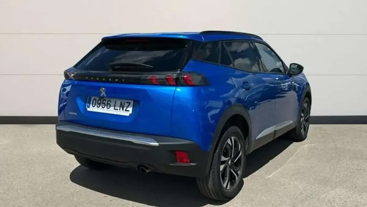Usado Peugeot 2008 Allure 101 CV (74 kW) 2021 Azul SUV