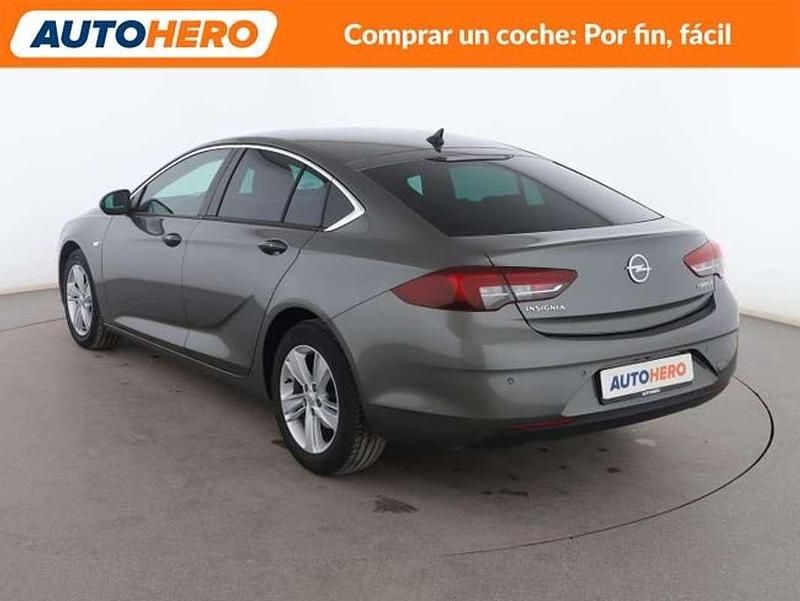 Usado Opel Insignia Selective 136 CV (100 kW) 2019 Gris Berlina