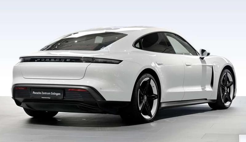 Usado Porsche Taycan 300 kW (408 CV) 2021 Blanco Coupe