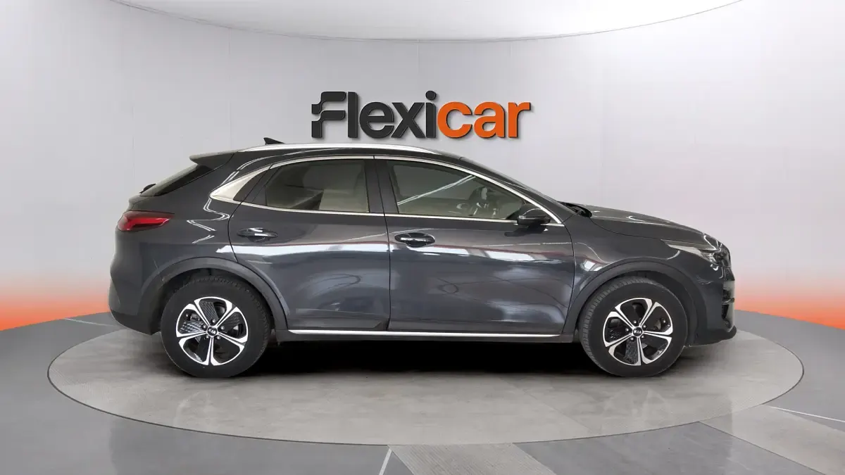 Usado Kia Ceed 160 CV (117 kW) 2021 Gris Utilitario