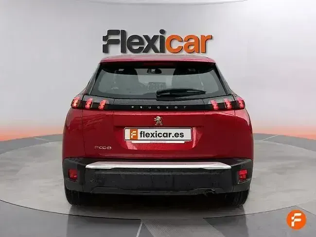 Usado Peugeot 2008 Active 100 CV (73 kW) 2021 Rojo SUV