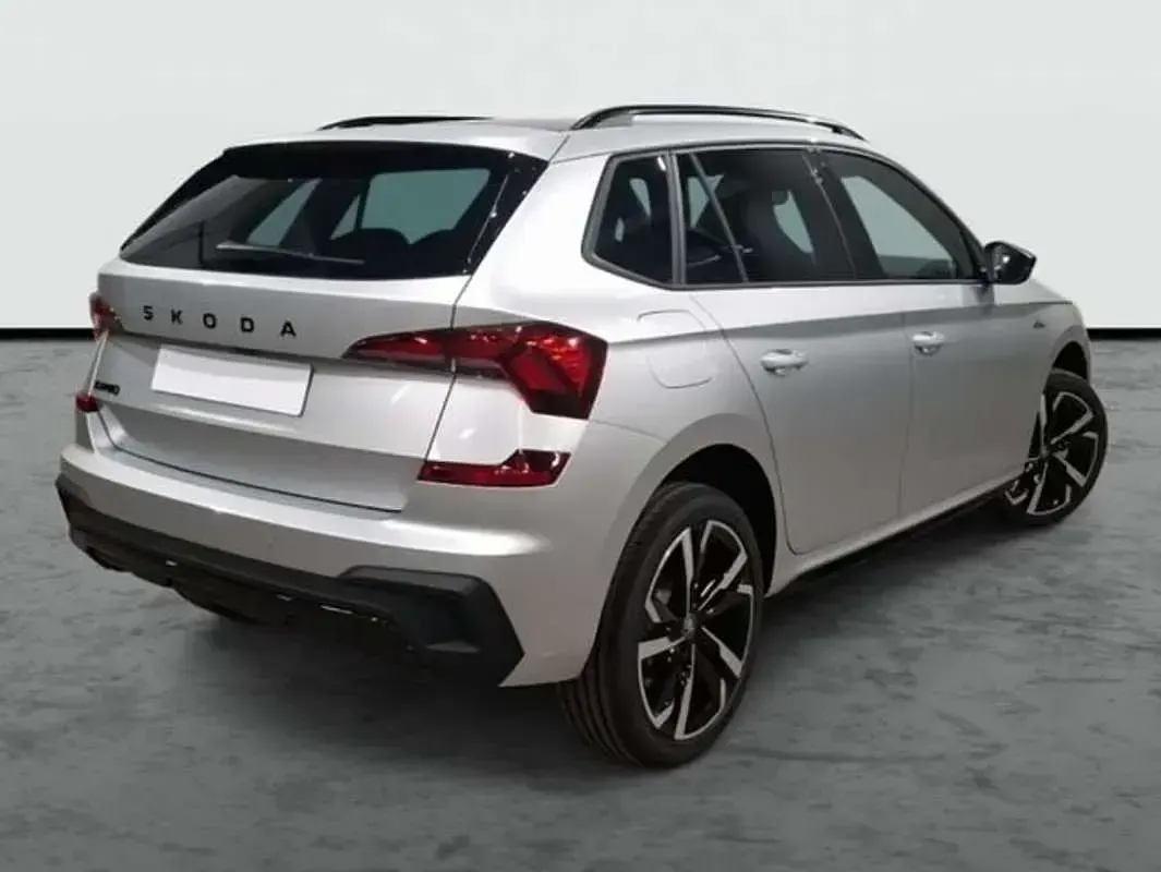 Usado Skoda Kamiq Monte Carlo 116 CV (85 kW) 2026 Plateado SUV