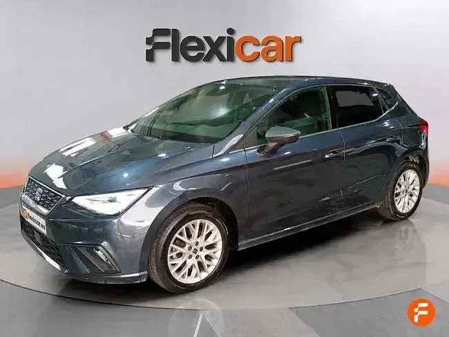Usado Seat Ibiza XCELLENCE 115 CV (84 kW) 2025 Gris Utilitario
