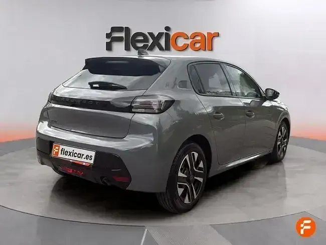 Usado Peugeot 208 Allure 100 CV (73 kW) 2025 Gris Utilitario