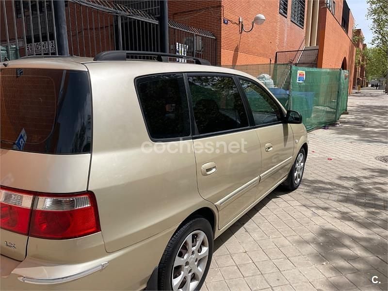 Usado Kia Carens LX 140 HP (102 kW) 2006 Bege Monovolume