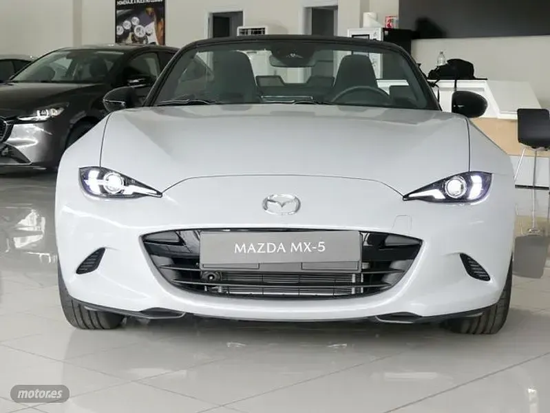 Nuevo Mazda MX5 Prime-Line 131 CV (96 kW) 2026 Gris Descapotable