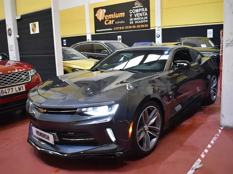Usado Chevrolet Camaro 405 CV (297 kW) 2018 Gris / plata Coupe