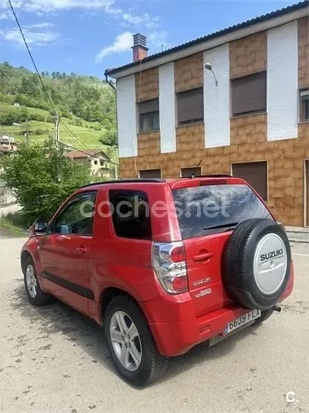 Usado Suzuki Grand Vitara 106 CV (77 kW) 2007 Rojo SUV