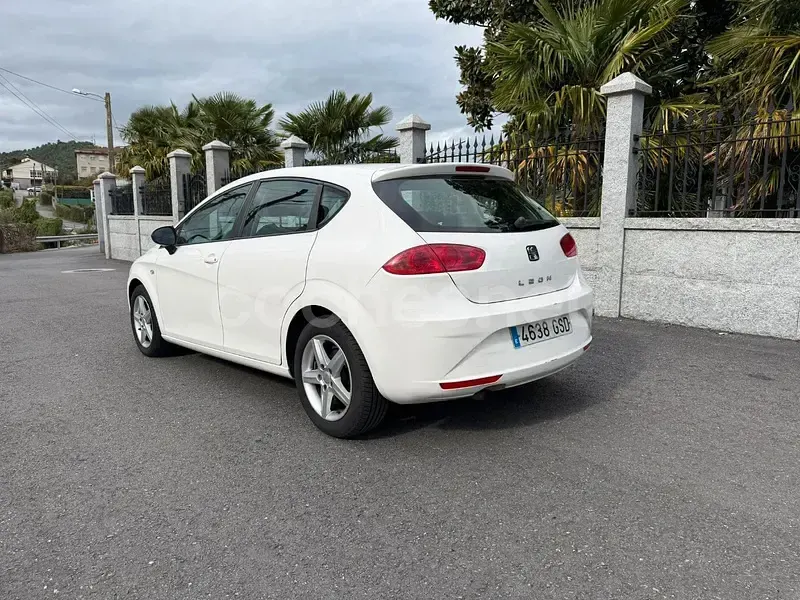 Usado Seat Leon Reference 90 CV (66 kW) 2010 Blanco Utilitario