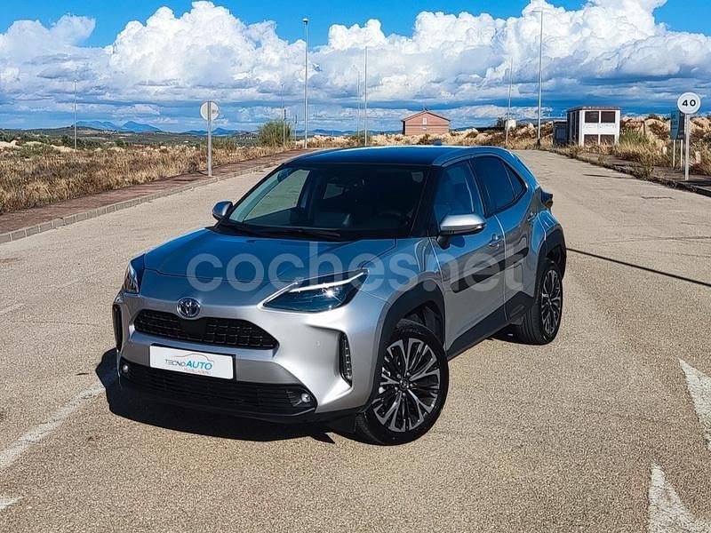 Gris / plata Usado 2023 Toyota Yaris Cross Style SUV | 27.990 € (Caro) - Imagen 1/4