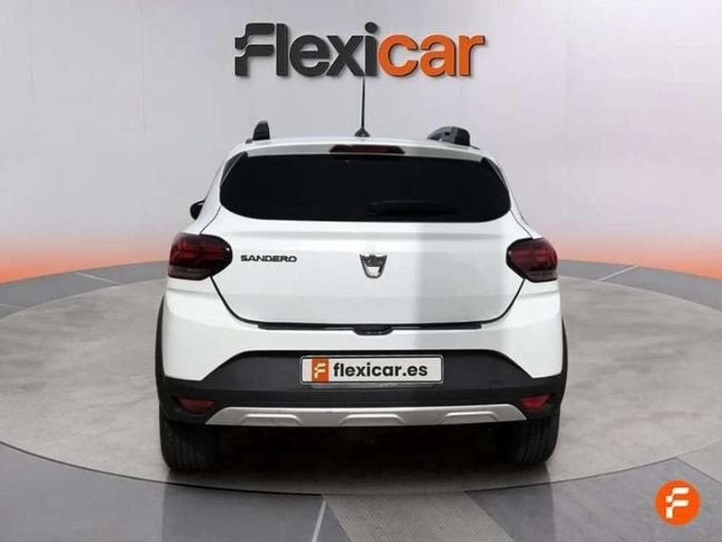 Usado Dacia Sandero Essentiel 75 CV (55 kW) 2021 Blanco Utilitario