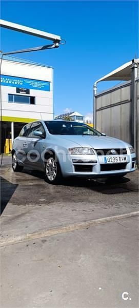 Usado Fiat Stilo Dynamic 115 CV (84 kW) 2002 Gris / plata Berlina
