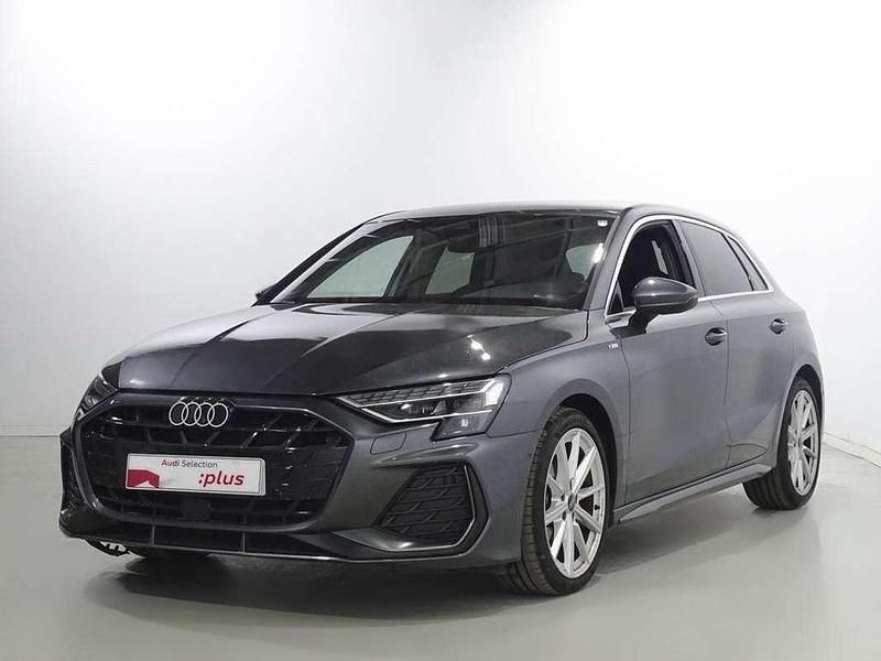 Gris Usado 2025 Audi A3 Sportback S-Line Utilitario | 33.100 € (Un poco caro) - Imagen 1/4
