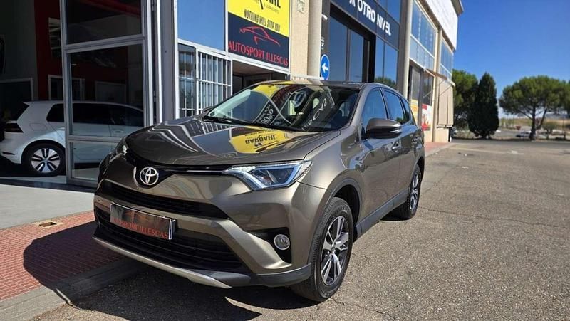 Beige Usado 2016 Toyota RAV4 Business Edition SUV | 15.999 € (Buen precio) - Imagen 1/4