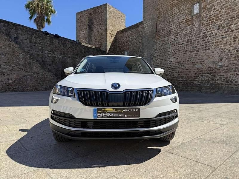 Usado Skoda Karoq Ambition 150 CV (110 kW) 2021 Blanco SUV