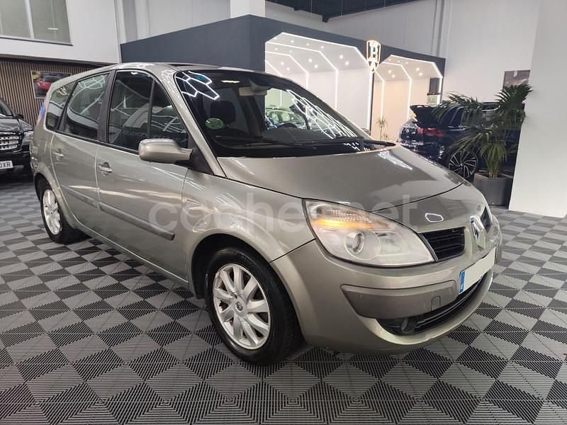 Usado Renault Grand Scénic II Privilege 135 CV (99 kW) 2007 Gris / plata Monovolumen