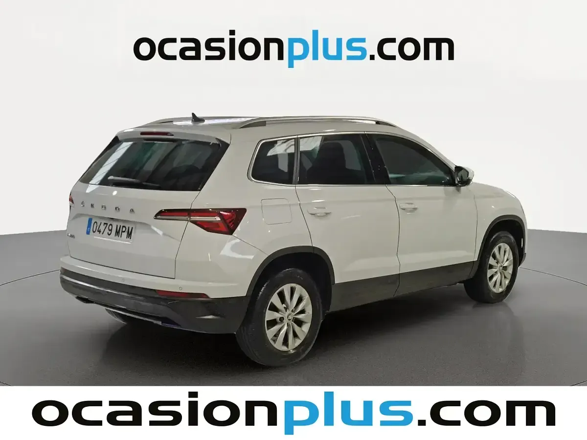 Usado Skoda Karoq Selection 115 CV (84 kW) 2024 Blanco SUV
