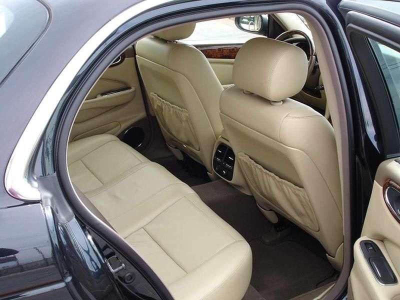 Usado Jaguar XJ6 Executive 207 CV (152 kW) 2007 Negro Berlina