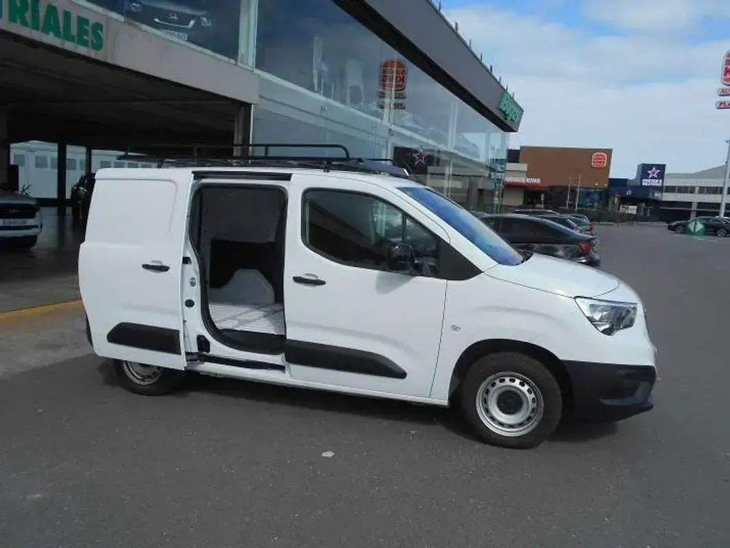 Usado Opel Combo 101 CV (74 kW) 2022 Blanco Monovolumen