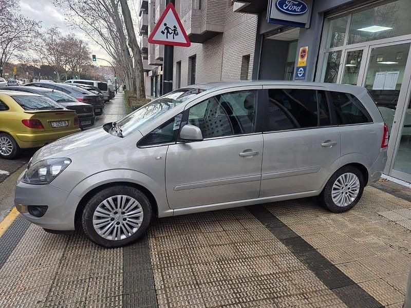 Usado Opel Zafira Enjoy Plus 115 CV (84 kW) 2011 Beige Monovolumen