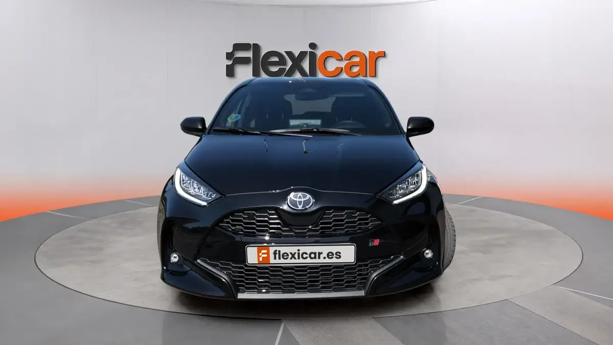 Usado Toyota Yaris Hybrid Sport 130 CV (95 kW) 2025 Negro Berlina