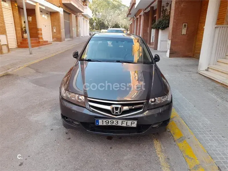 Usado Honda Accord Executive 140 CV (102 kW) 2007 Marrón Berlina