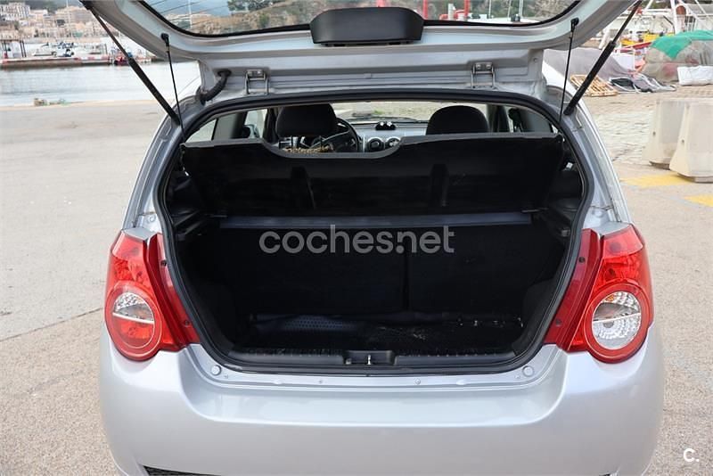 Usado Chevrolet Aveo LS 84 CV (61 kW) 2010 Gris / plata Berlina