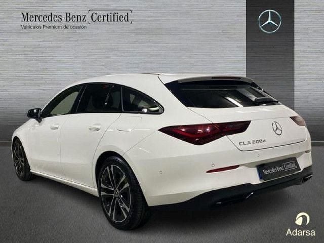 Usado Mercedes CLA200 Shooting Brake 150 CV (110 kW) 2023 Blanco polar Familiar