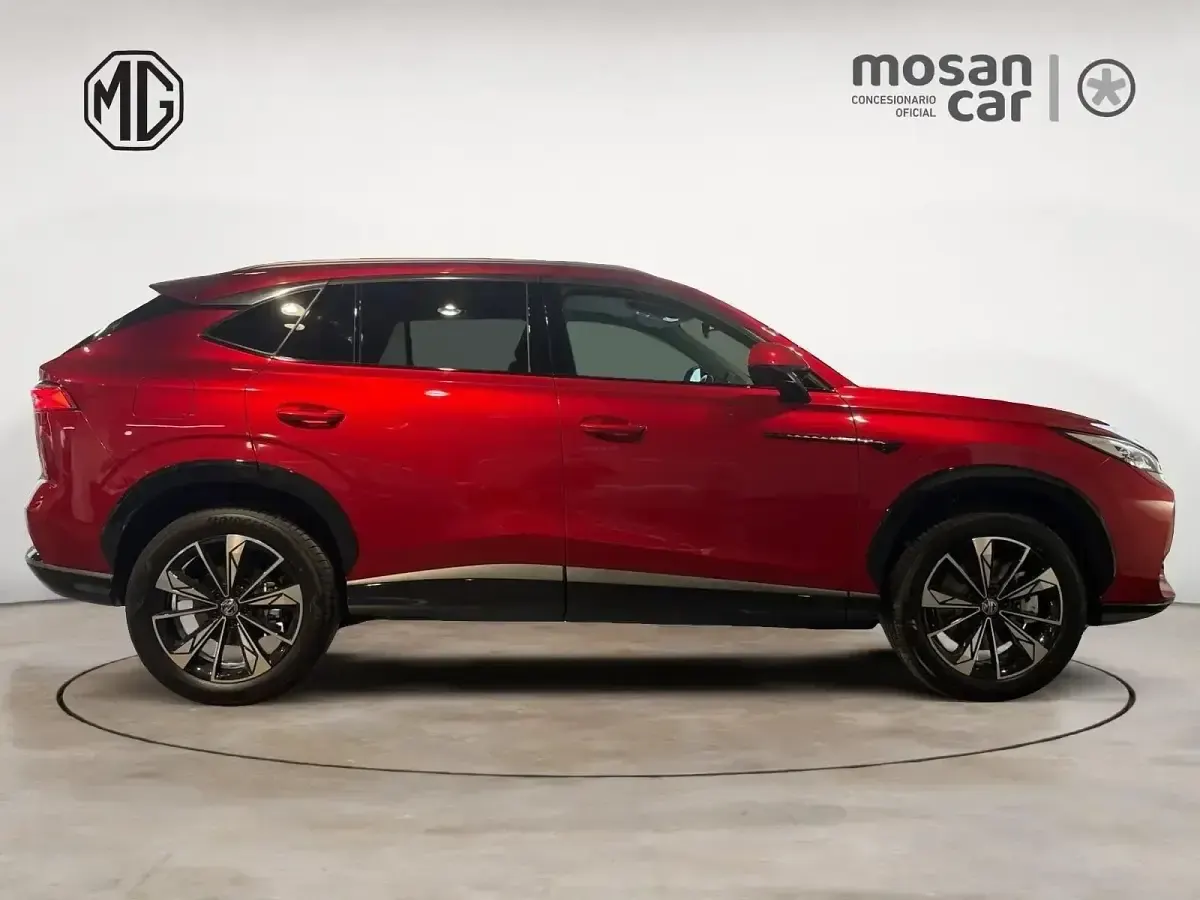 Usado MG HS Comfort 224 CV (164 kW) 2024 Rojo diamante SUV