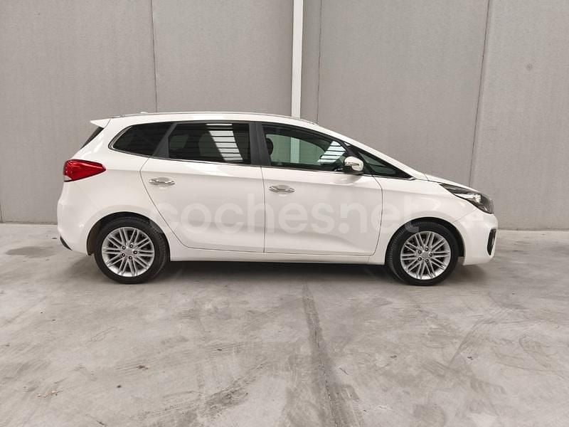 Usado Kia Carens 115 CV (84 kW) 2017 Blanco Monovolumen