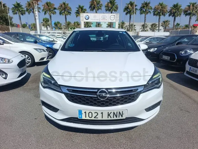 Usado Opel Astra Business 110 CV (80 kW) 2018 Blanco Berlina