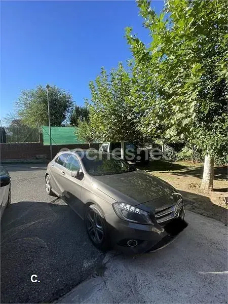 Usado Mercedes 200 75 CV (55 kW) 1993 Marrón Familiar