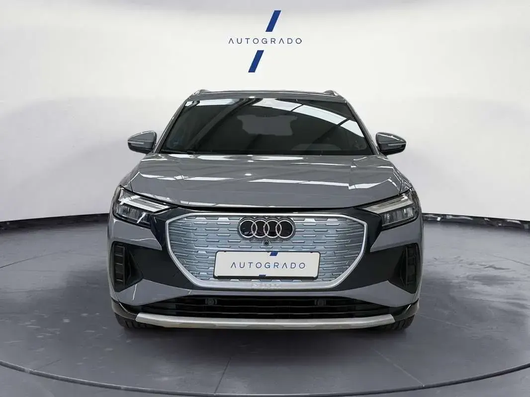 Usado Audi Q4 e-tron Advanced Plus 219 kW (299 CV) 2022 Gris SUV