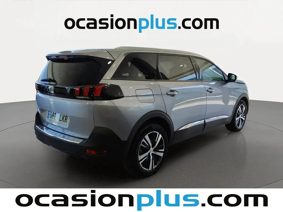 Usado Peugeot 5008 Allure 131 CV (96 kW) 2020 Gris SUV