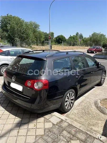 Usado VW Passat Edition 110 CV (80 kW) 2009 Gris / plata Familiar