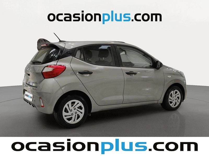 Usado Hyundai i10 67 CV (49 kW) 2022 Gris Utilitario