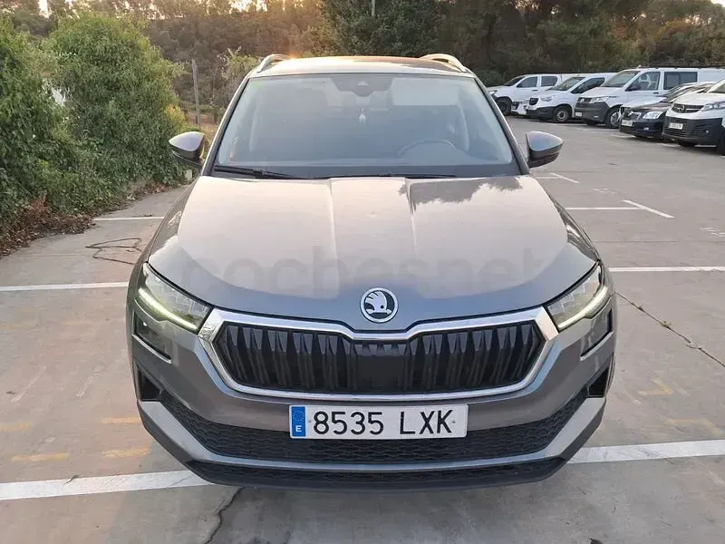 Usado Skoda Karoq Ambition 115 CV (84 kW) 2022 Gris / plata SUV