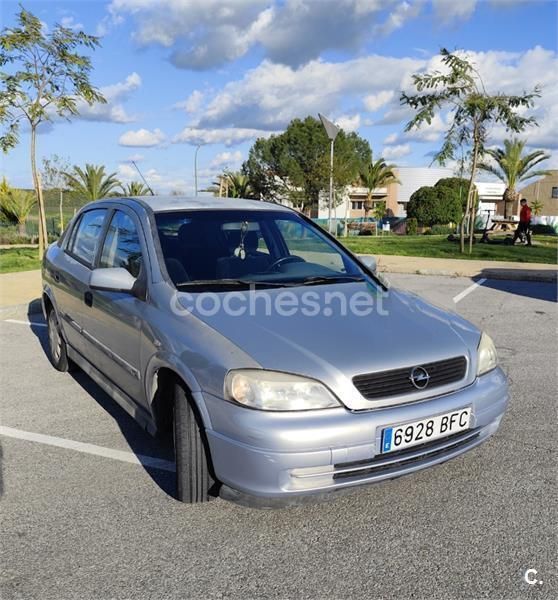 Gris / plata Usado 2001 Opel Astra Comfort Berlina | 1300 € (Buen precio) - Imagen 1/4