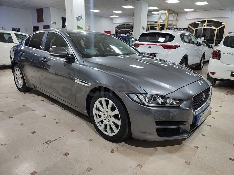 Usado Jaguar XE Pure 180 CV (132 kW) 2016 Gris / plata Berlina