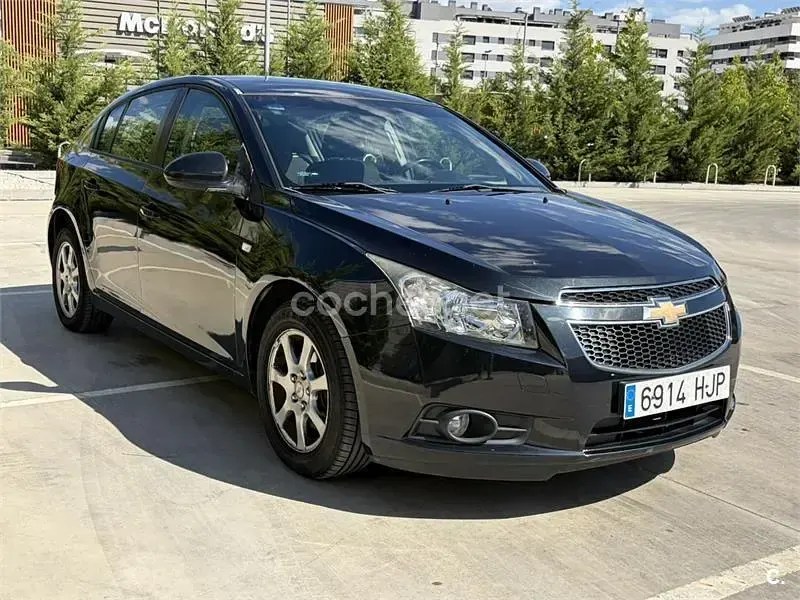 Usado Chevrolet Cruze LT 163 CV (119 kW) 2012 Negro Berlina