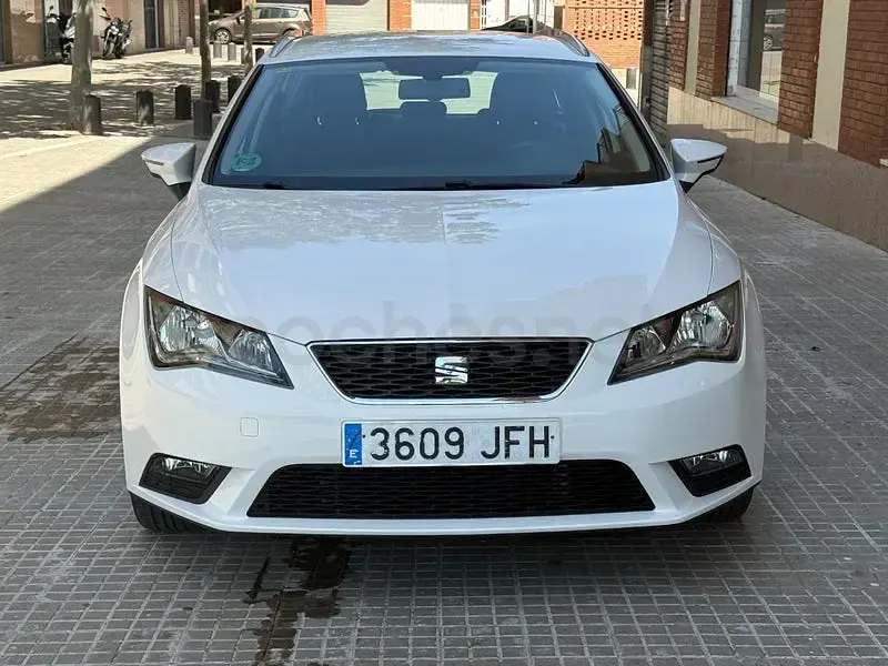 Usado Seat Leon CONNECT 110 CV (80 kW) 2016 Blanco Familiar