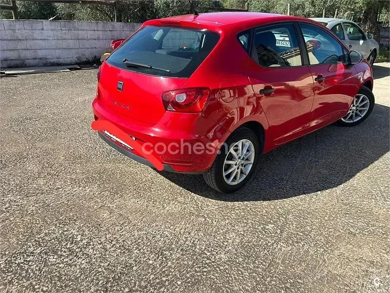 Usado Seat Ibiza Style 90 CV (66 kW) 2012 Rojo Berlina