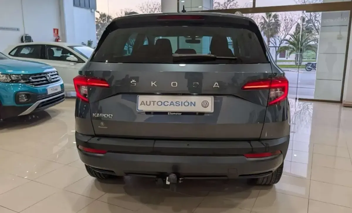 Usado Skoda Karoq Ambition 116 CV (85 kW) 2020 Gris SUV