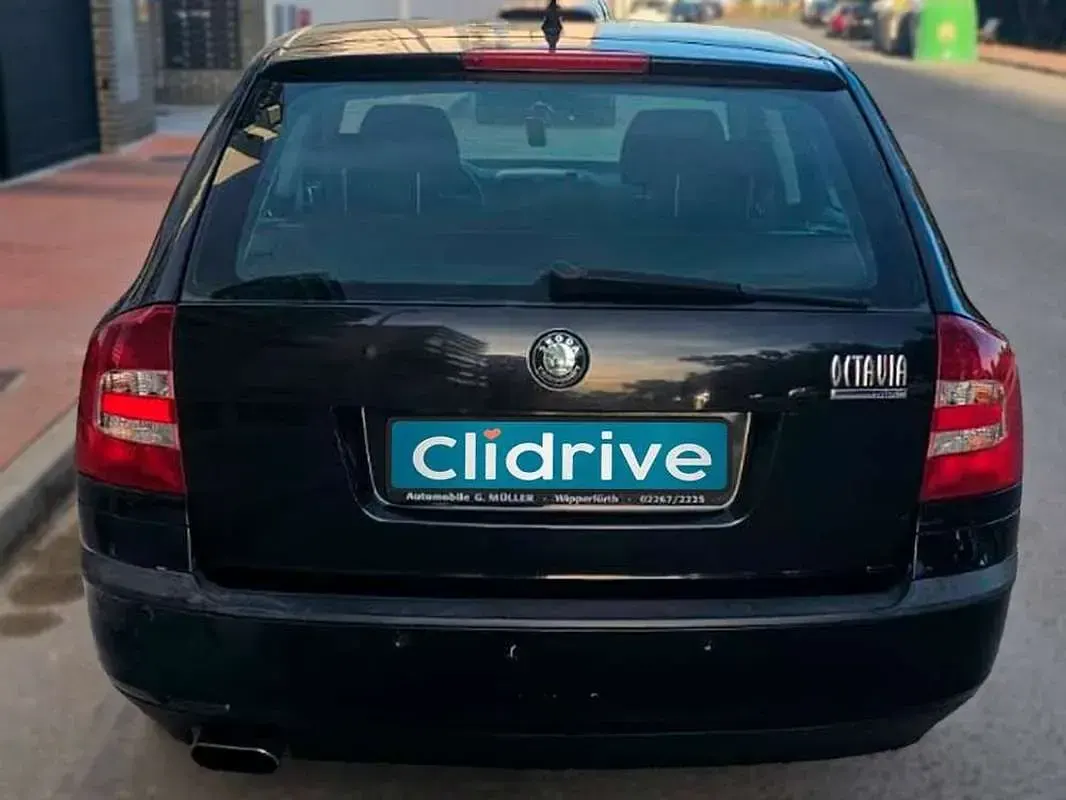 Usado Skoda Octavia 105 CV (77 kW) 2006 Negro Utilitario